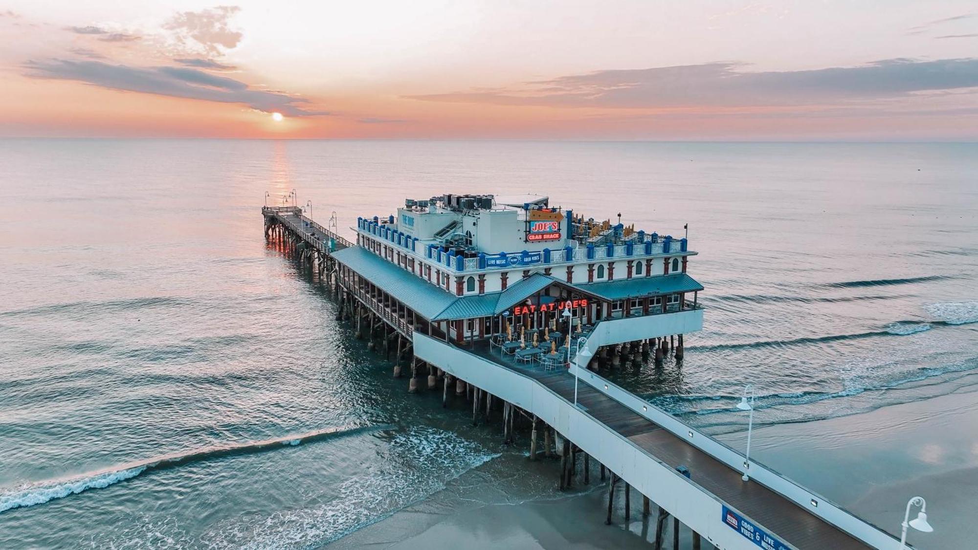 Boardwalk Inn And Suites Daytona Beach Exterior photo